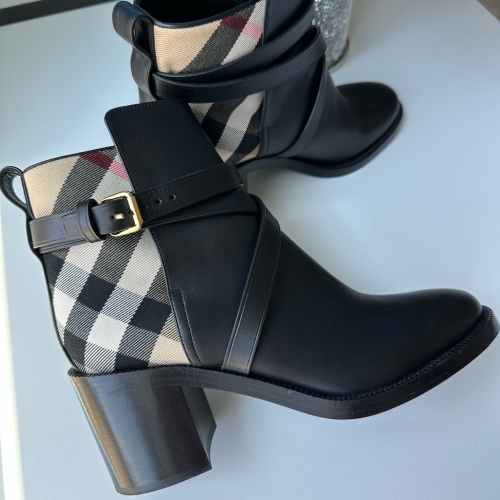 Authentic Burberry Ankle Boots - Picture 6 of 15